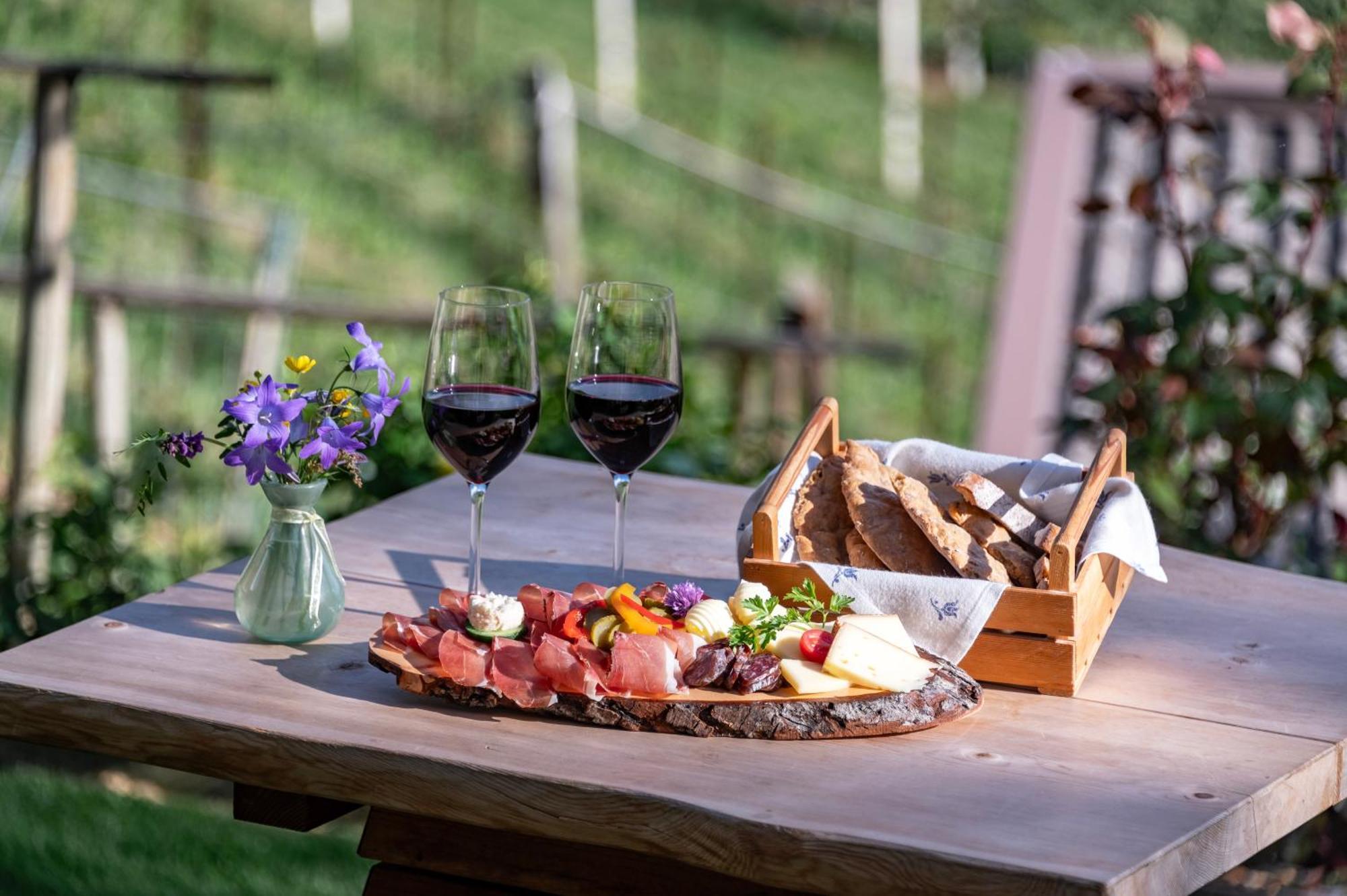 Trinnerhof- Hof Chalets Und Obsthof Mit Zimmer Natz-Schabs Bagian luar foto